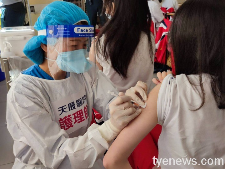 【桃園電子報】天晟醫院完成啟英高中4400位學生施打BNT疫苗