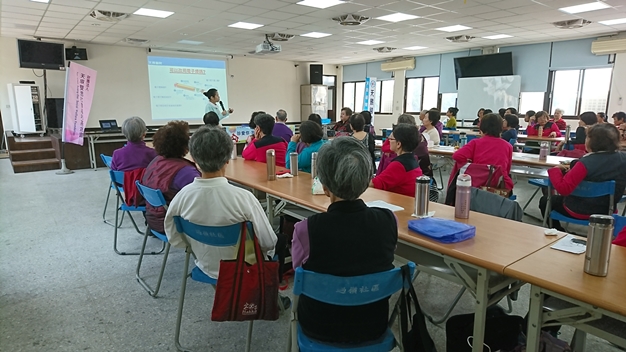 過嶺關懷據點-菸與慢性肺阻塞講座