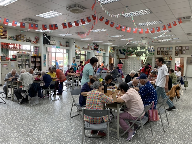 中山里關懷據點-菸與慢性肺阻塞講座