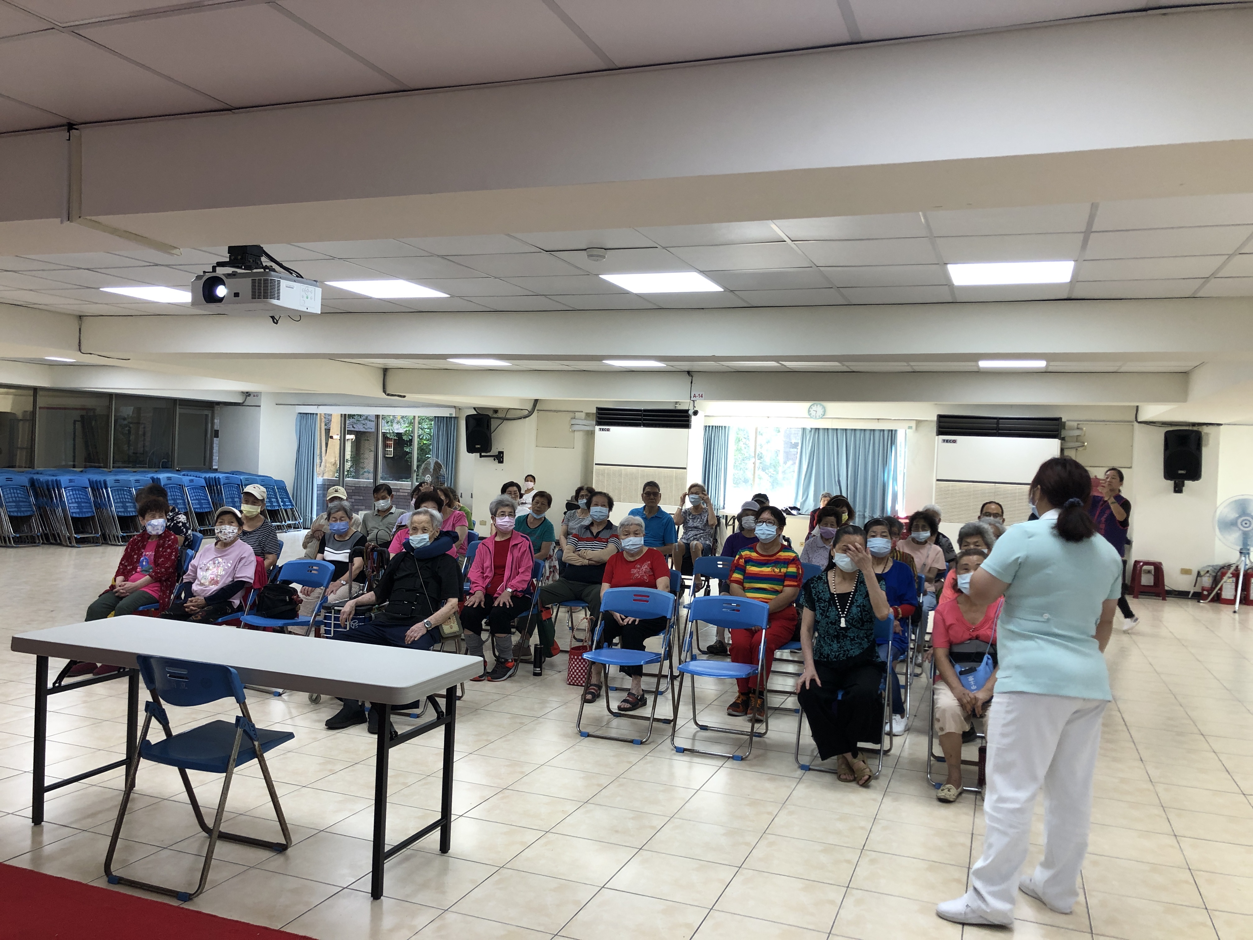 自立里-老人虐待與親密關係