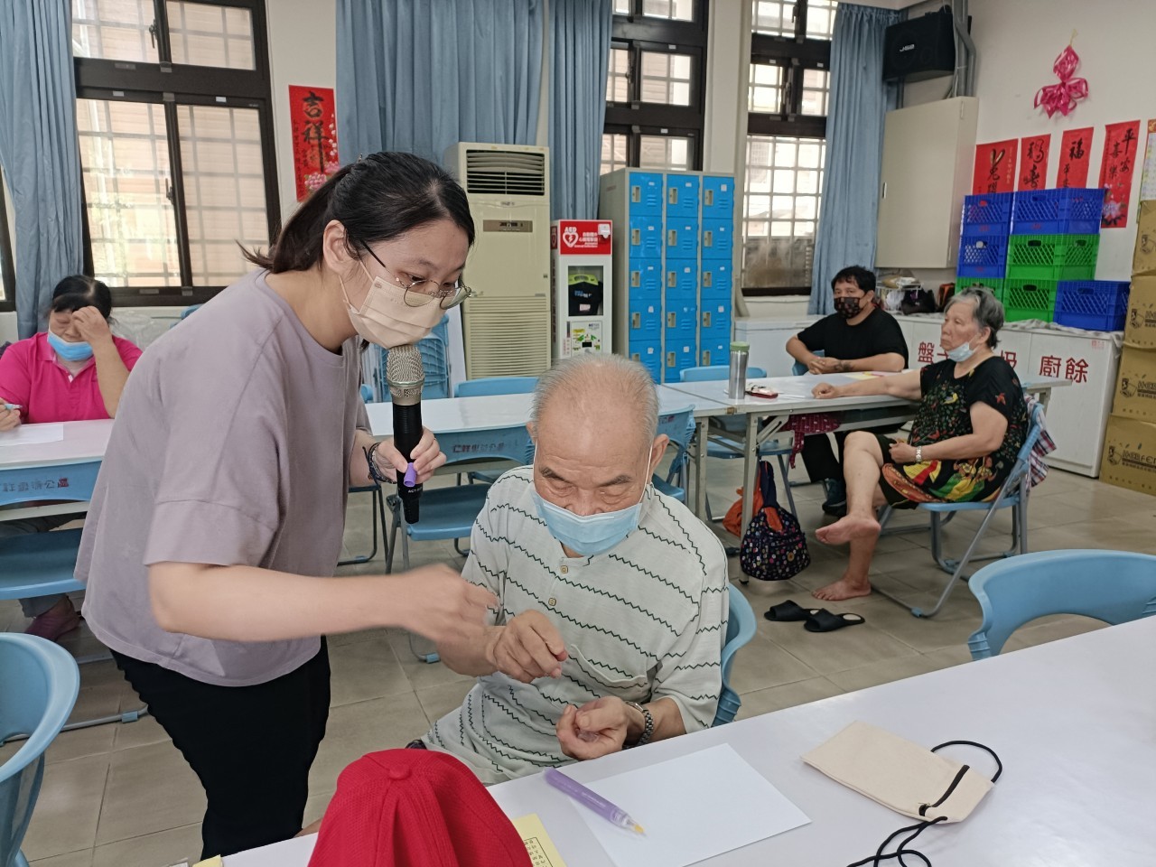 高齡友善社區計畫-仁祥里-手機拉鍊包手作課程