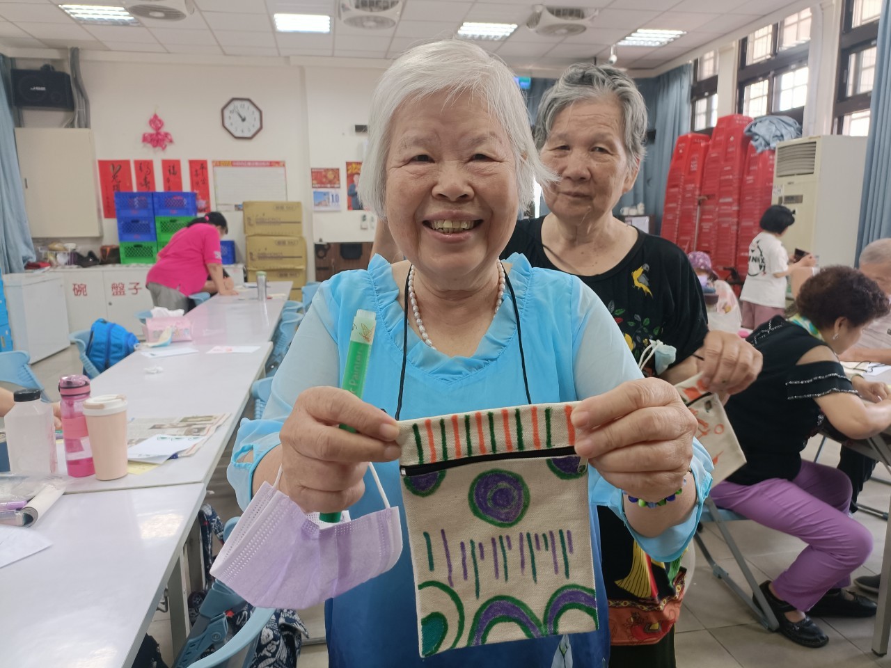 高齡友善社區計畫-仁祥里-手機拉鍊包手作課程