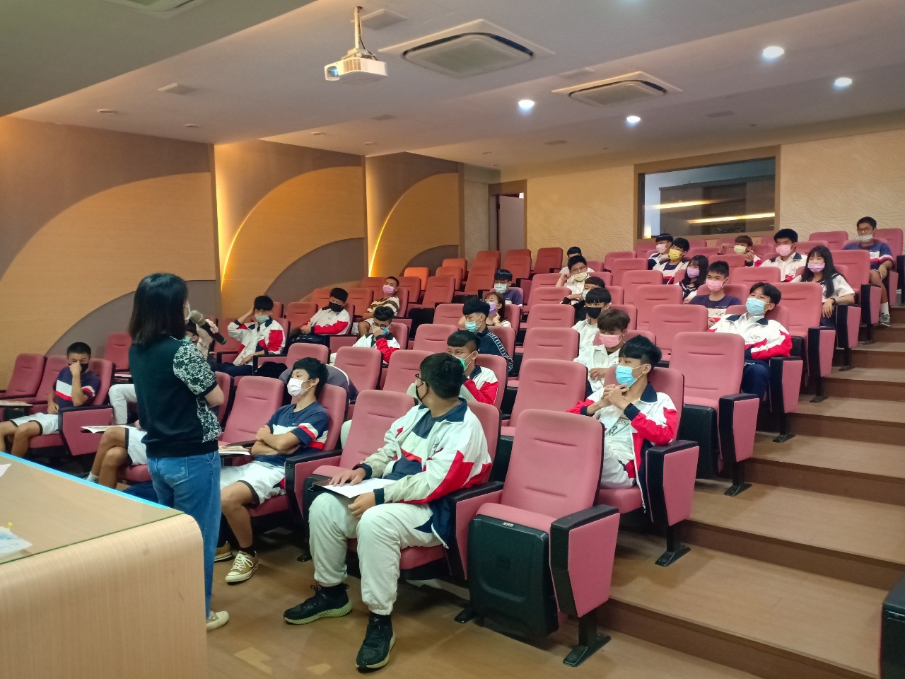 治平高中-健康校園新主張菸檳防治講座