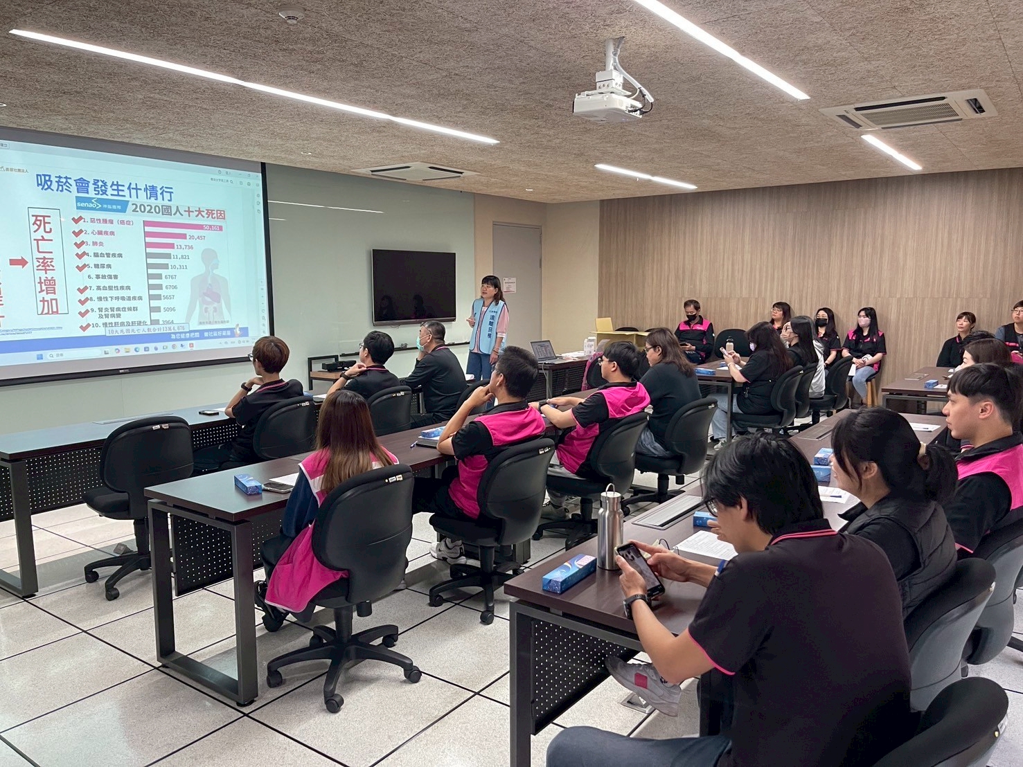 MOMO-菸檳酒防制講照片