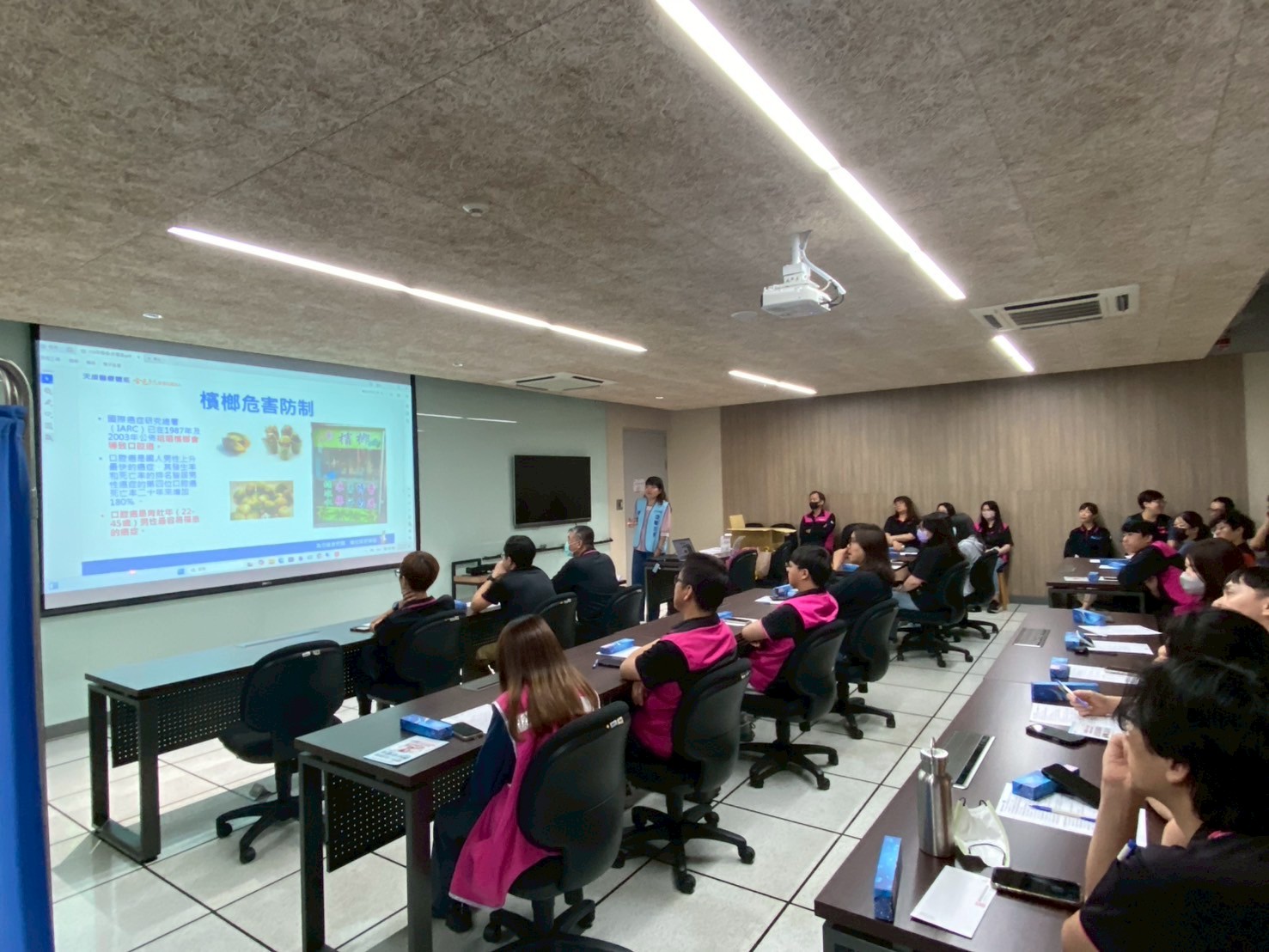 MOMO-菸檳酒防制講照片